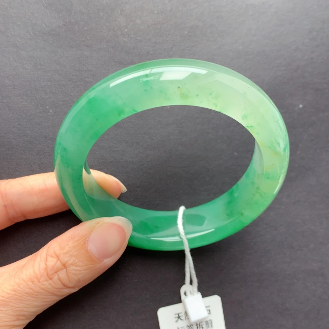 未镶嵌手镯石英质玉