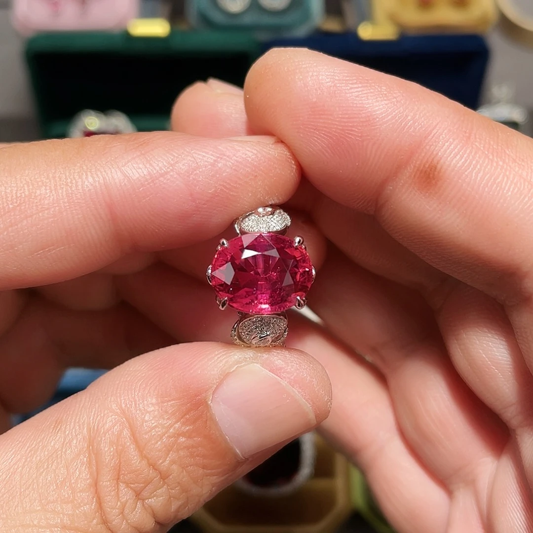 戒指18K金镶嵌碧玺6.78ct