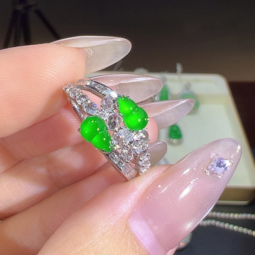 翡翠18K金镶嵌戒指翡翠