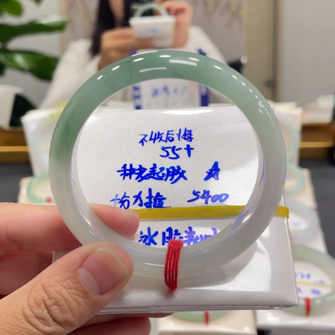 棒***友翡翠未镶嵌手镯翡翠