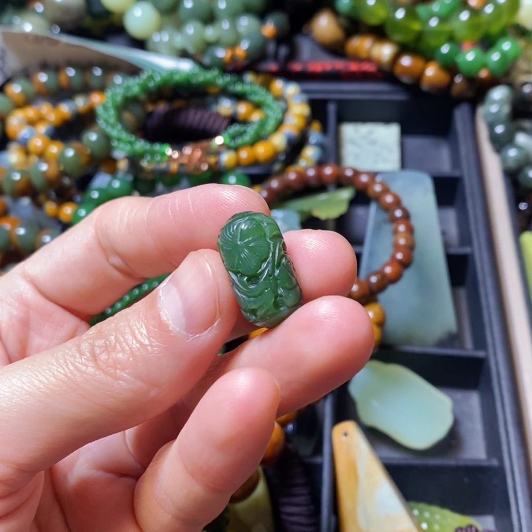 和田玉（碧玉）未镶嵌颈饰