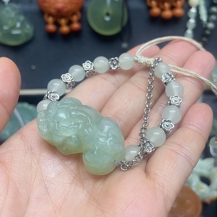 未镶嵌蛇纹石玉颈饰