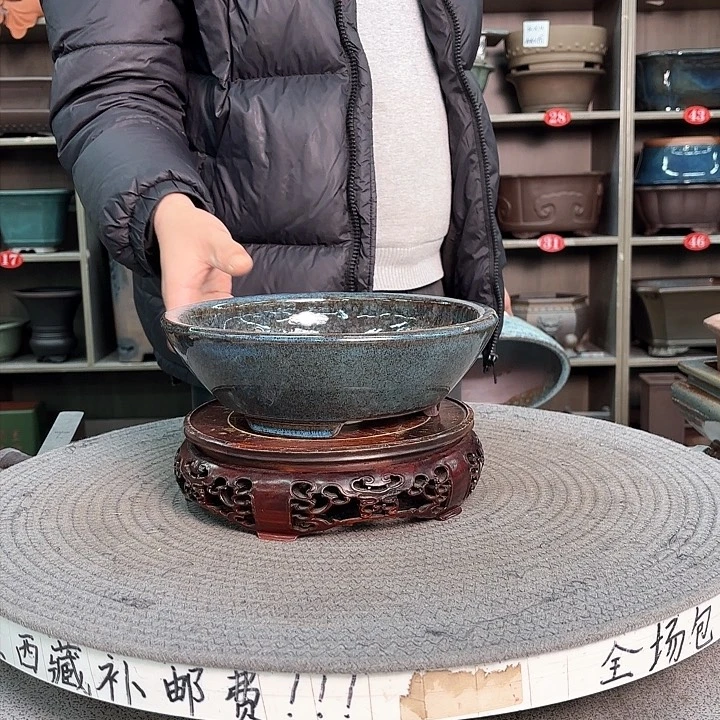 紫砂花盆紫砂的颜色很