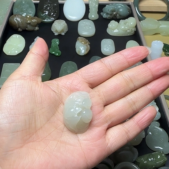 和田玉未镶嵌挂件