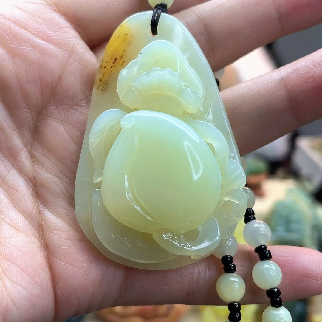 蛇纹石玉颈饰未镶嵌