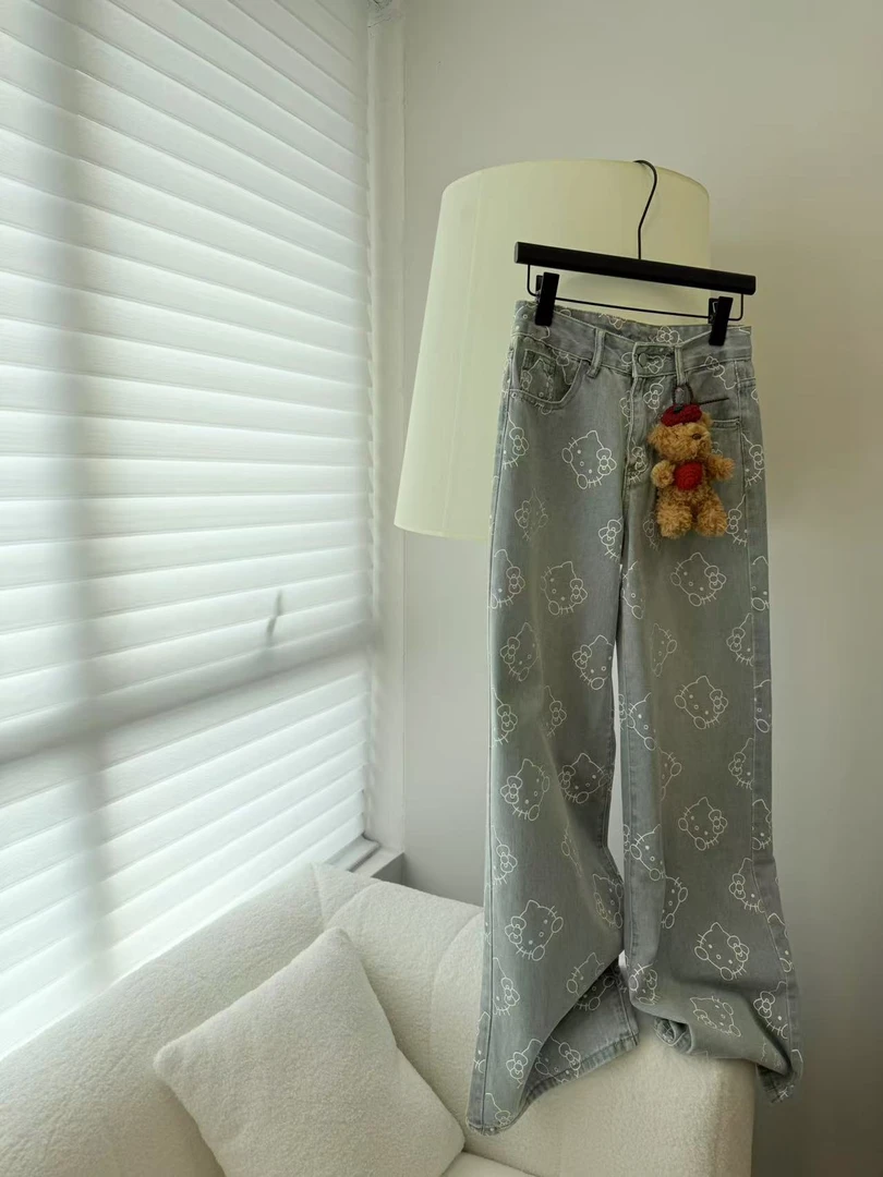 唐碧遥 kitty猫减龄设计感牛仔裤