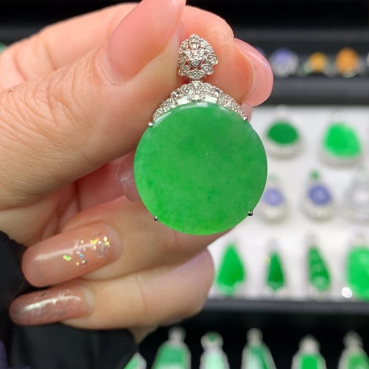 翡翠吊坠(不含链)18K金镶嵌