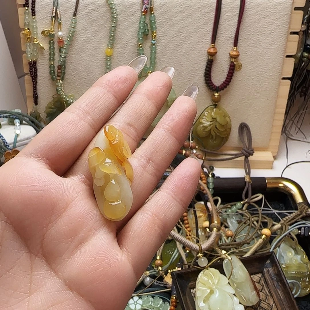 ****爱蛇纹石玉合金颈饰