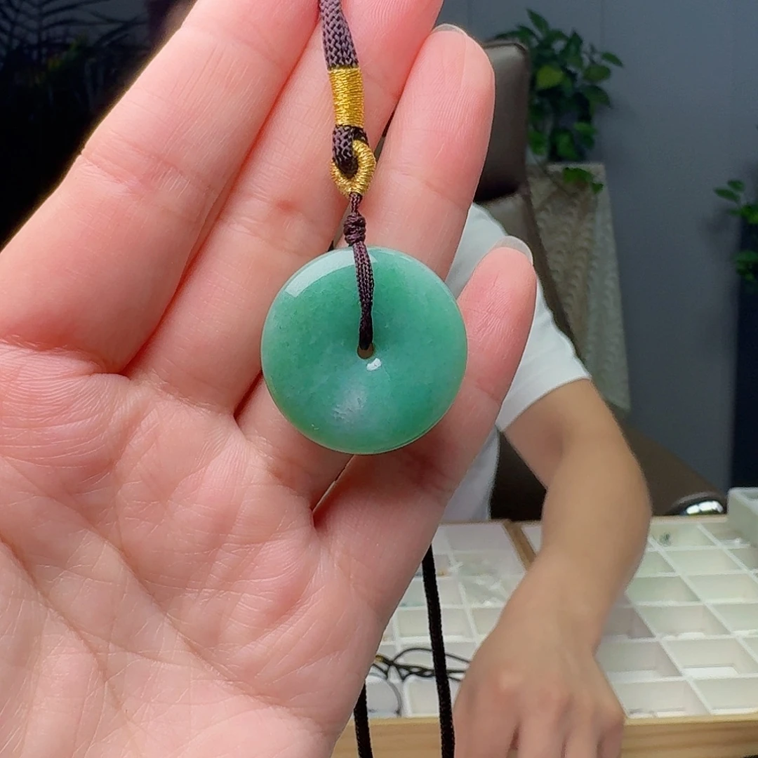 翡翠未镶嵌吊坠(赠链)天然