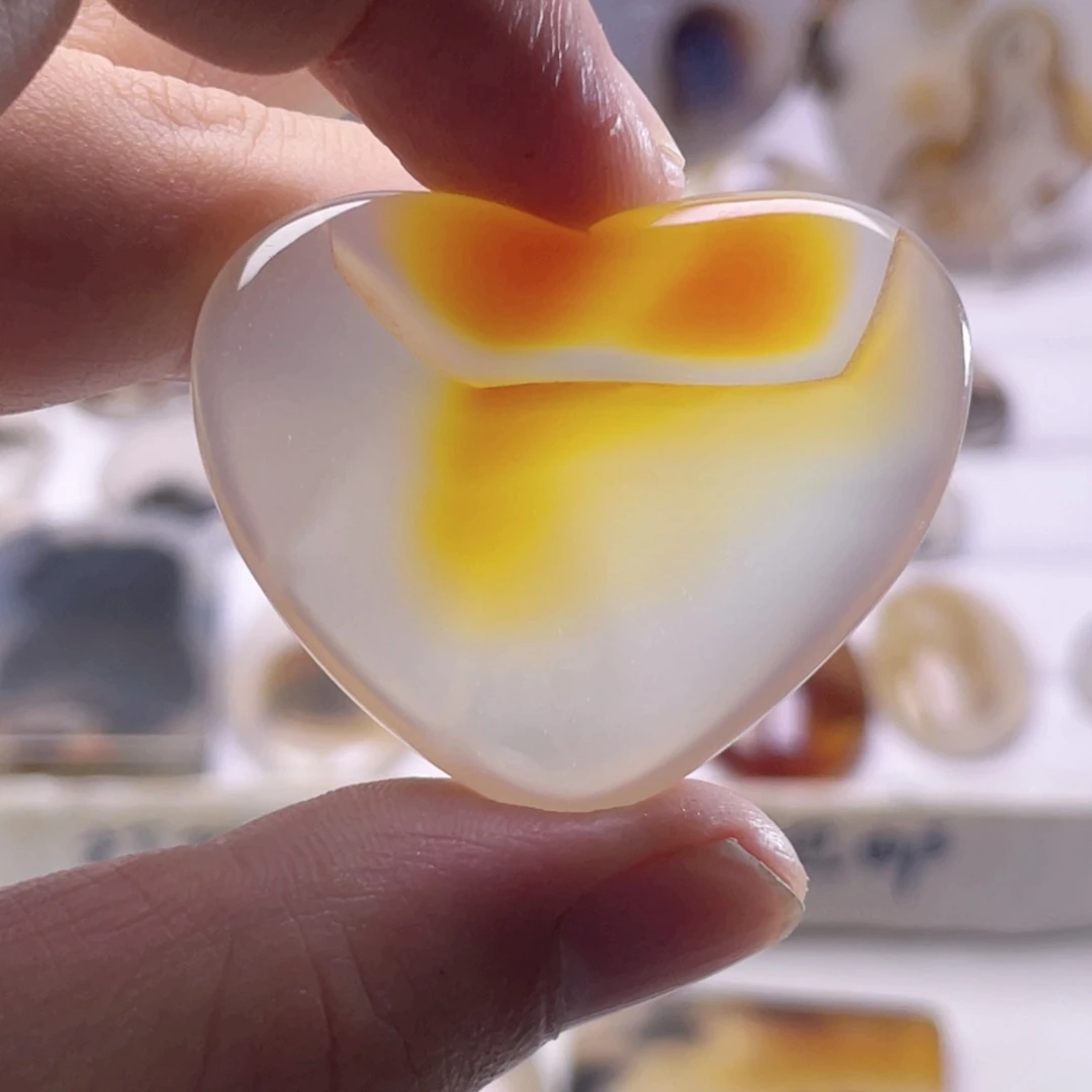 玛瑙/玉髓未镶嵌珠宝奇石