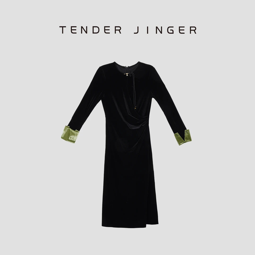 【专柜】2024春中式国风盘扣丝绒连衣裙 T2402CZ49924