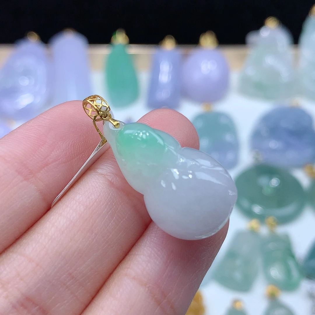 颈饰18K金镶嵌翡翠翡翠