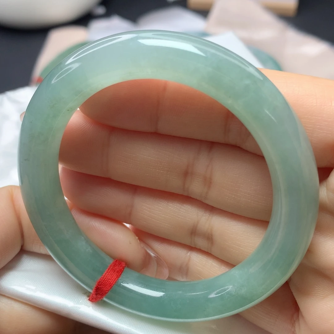 翡翠手镯（圆镯）未镶嵌54545555
