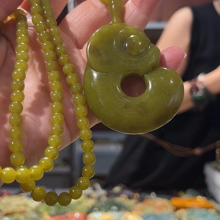 岫玉未镶嵌毛衣链