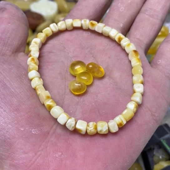 未镶嵌蜜蜡裸石手串