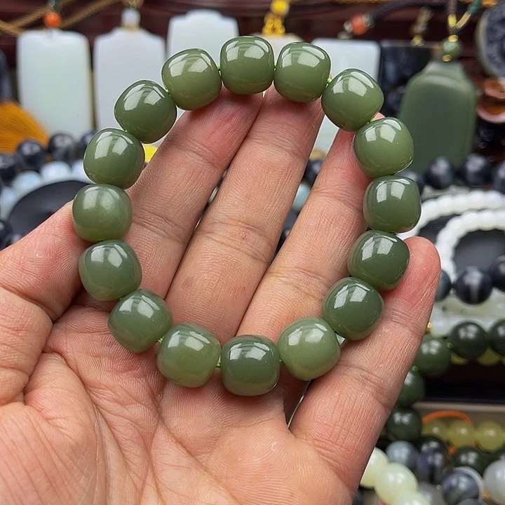 未镶嵌手串和田玉刘*