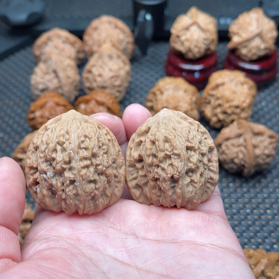 风***雨吊坠文玩核桃平谷绣球