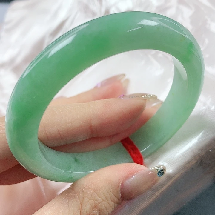 未镶嵌手镯翡翠，702