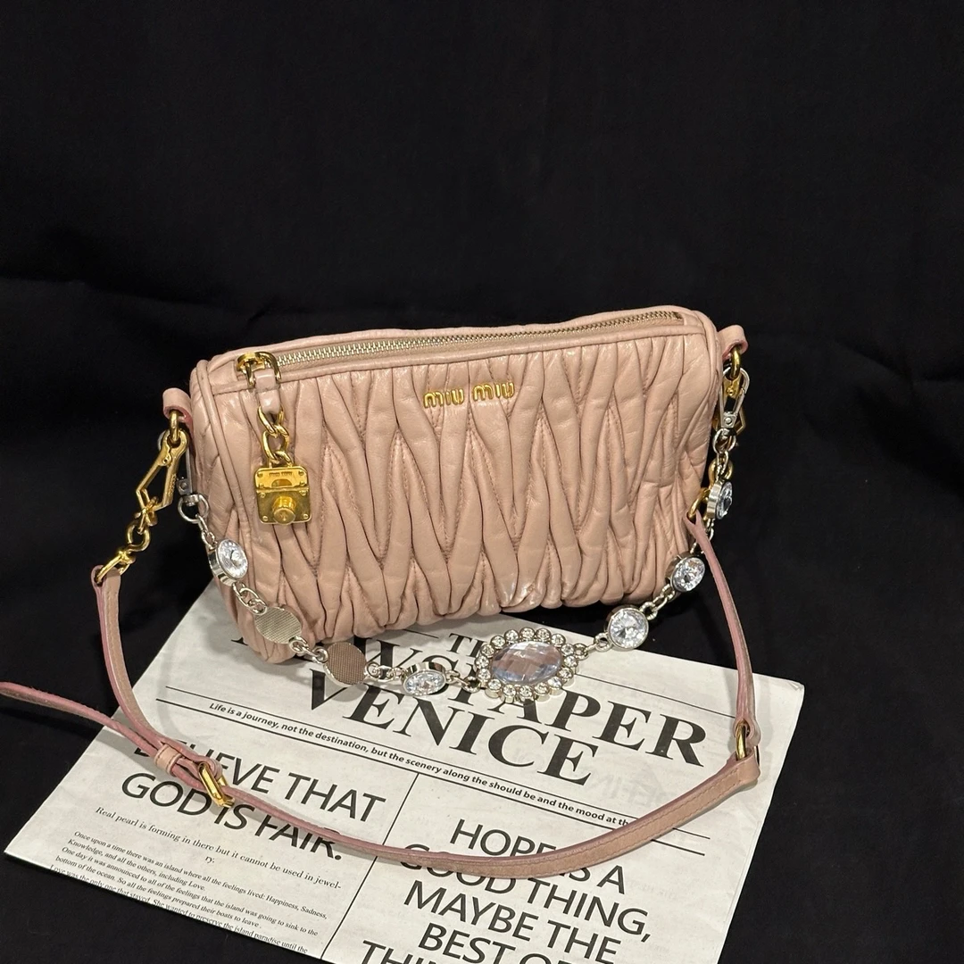 95新 MIU MIU/缪缪 缪缪粉色小胖丁 单肩包