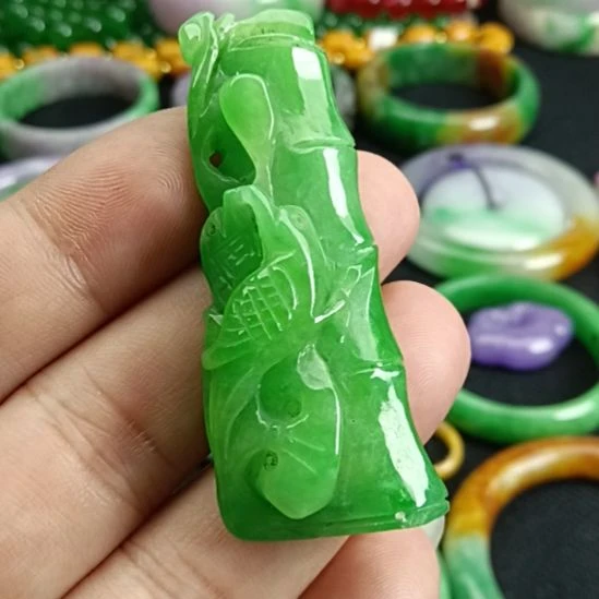 翡翠未镶嵌挂件翡翠