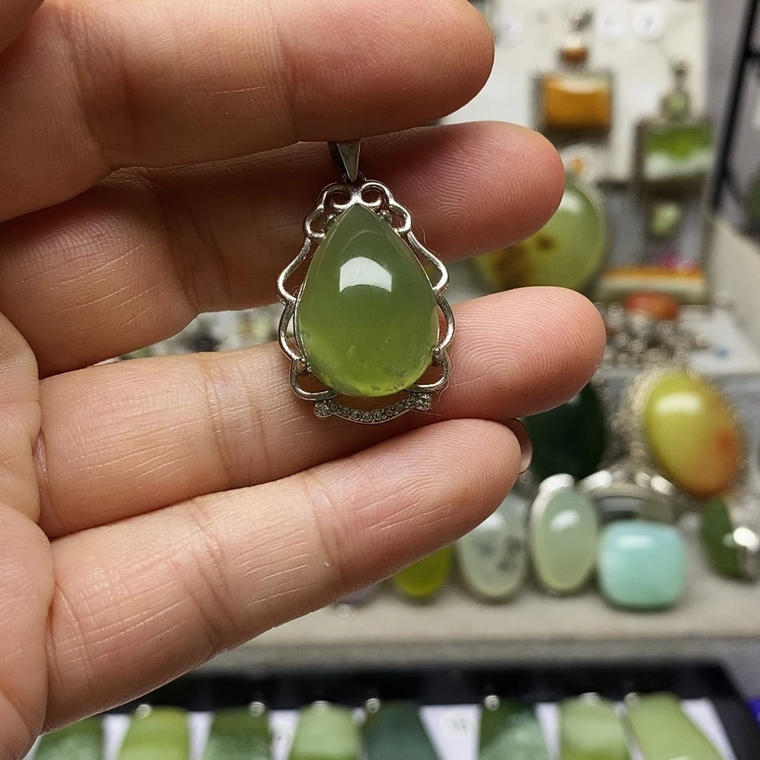 蛇纹石玉银S925镶嵌吊坠