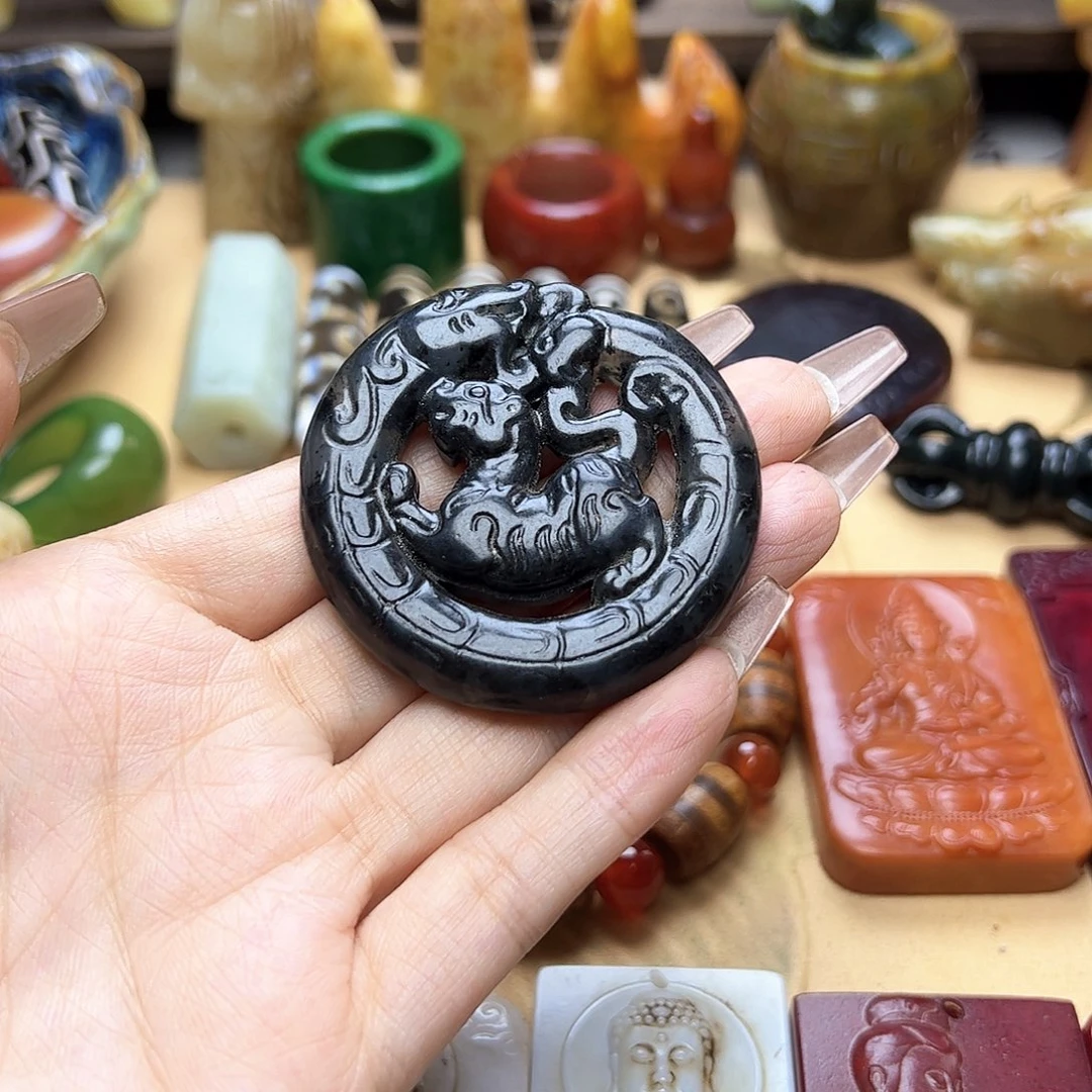 蛇纹石玉未镶嵌颈饰