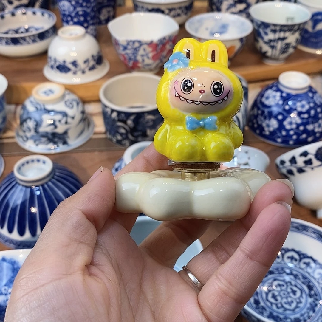 瓷片拉布布拉布布