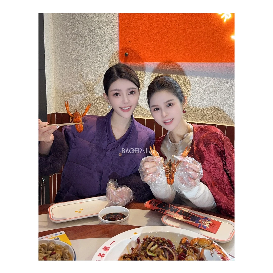 19-【风生水起】宝儿家含幂BH22824412莺歌蝶舞提花狐狸毛鹅绒服