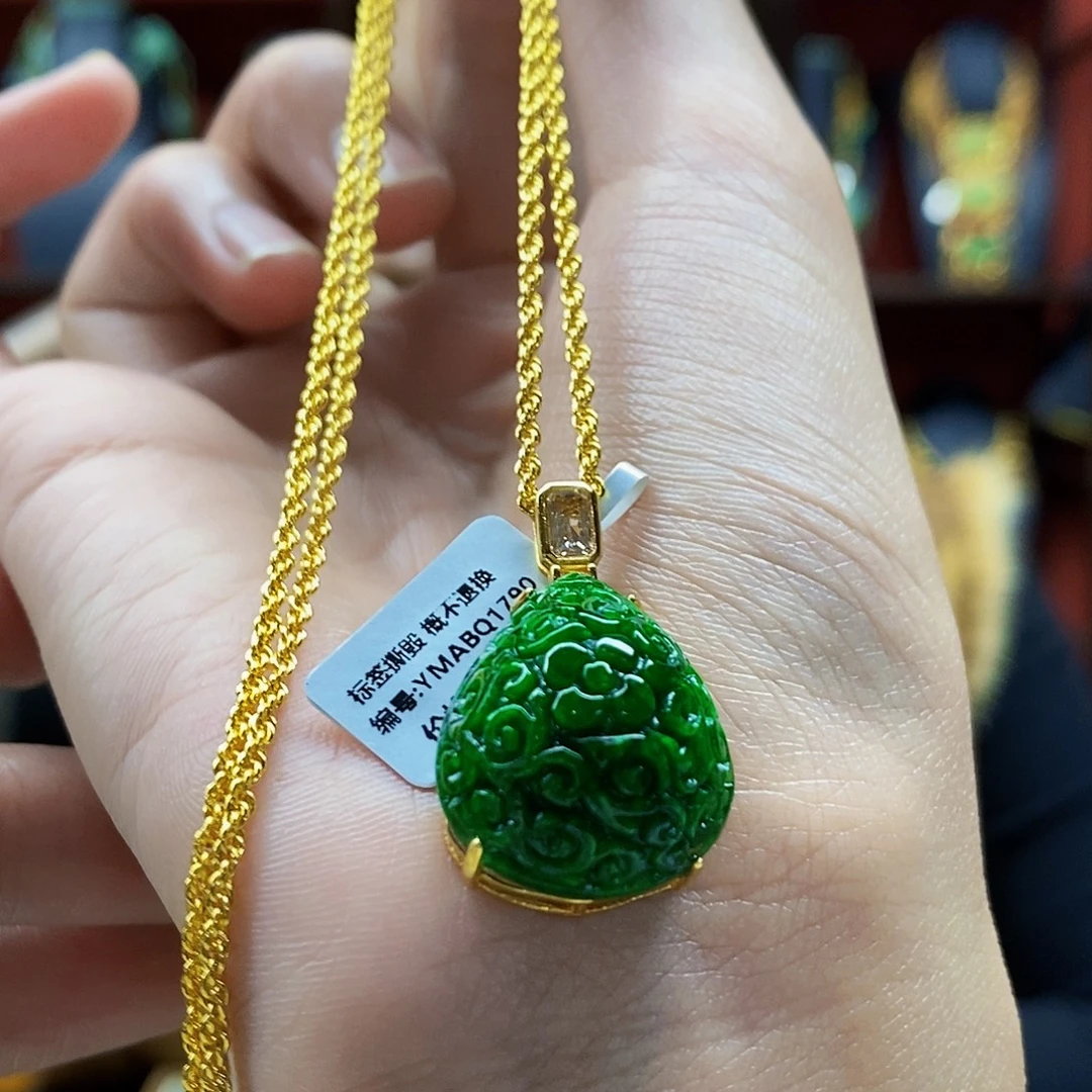 翡翠未镶嵌颈饰吊坠