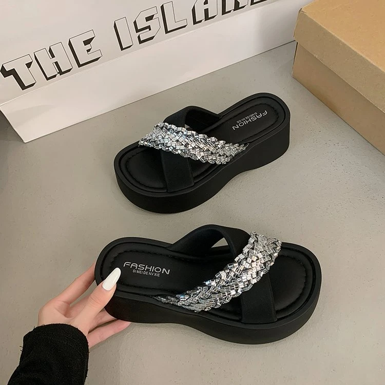 厚底水钻一字拖鞋女外穿鞋子2025年新款夏季配裙子松糕跟增高凉拖