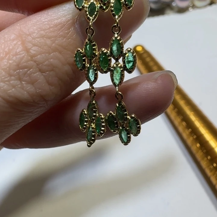 耳饰18K金镶嵌祖母绿