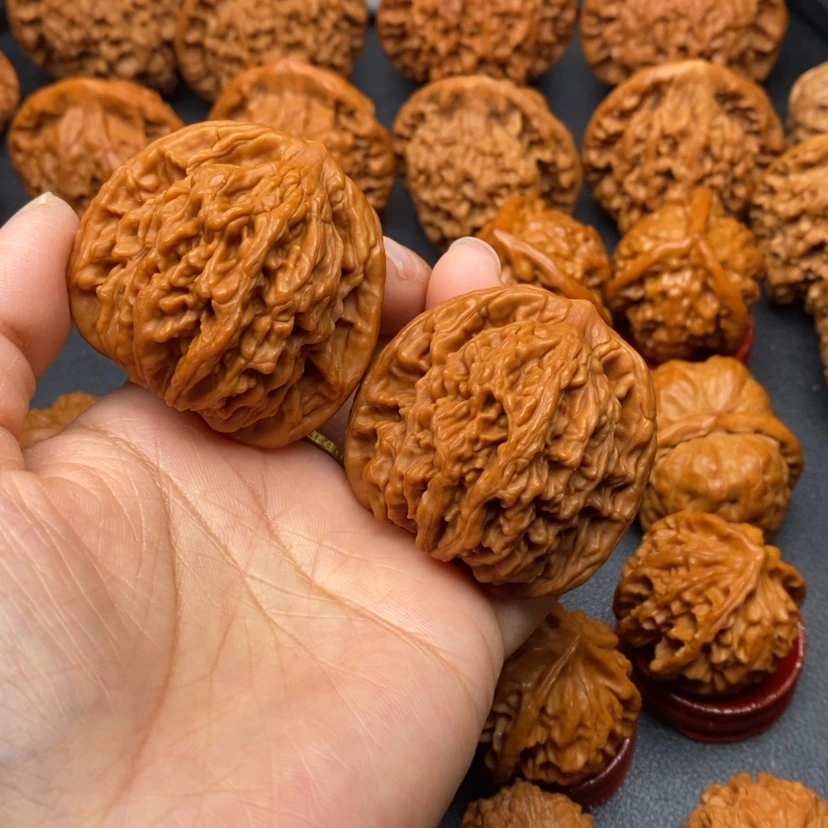 【闪购商品】文玩核桃把件心***痕虎头