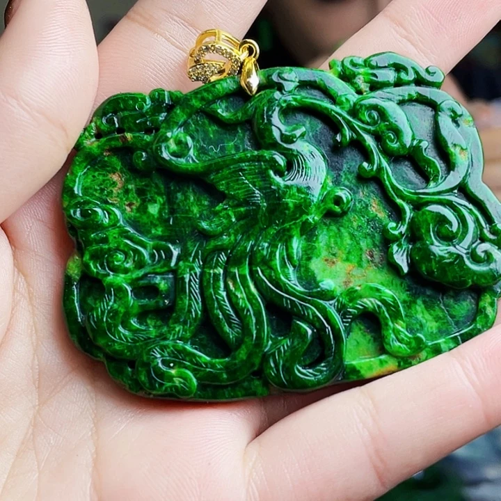 翡翠未镶嵌颈饰多样性