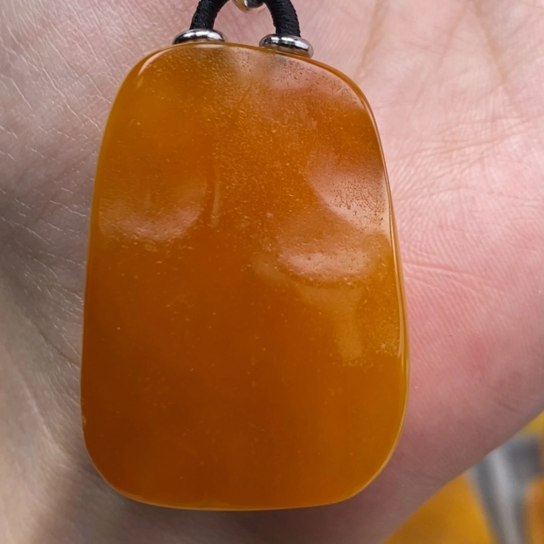 琥珀吊坠(赠链)未镶嵌