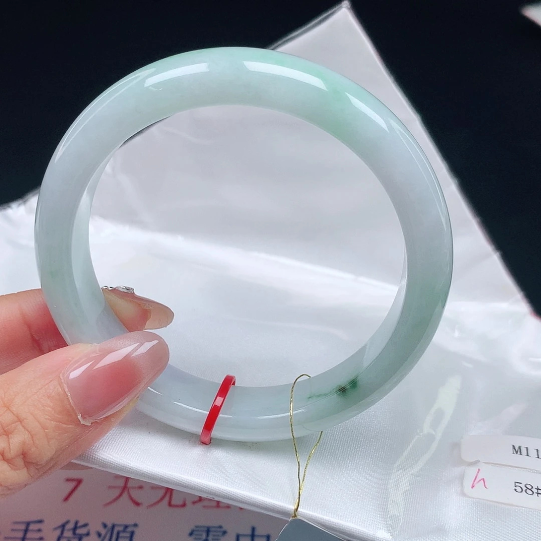 向****未镶嵌手镯翡翠113917
