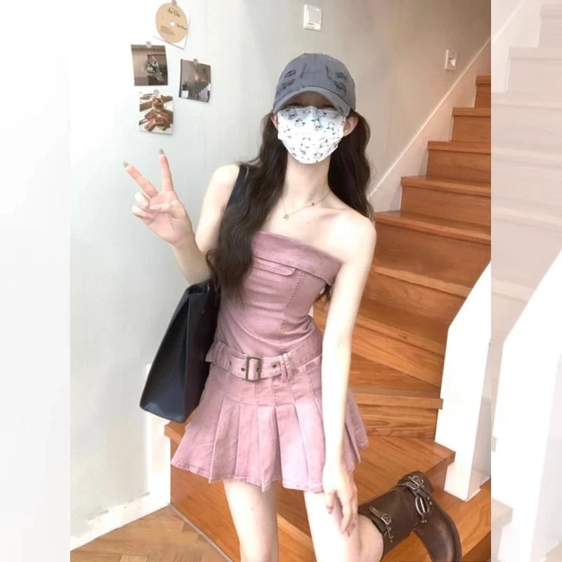 韩系茶歇粉色抹胸牛仔连衣裙女2024夏季新款设计感小众收腰短裙子