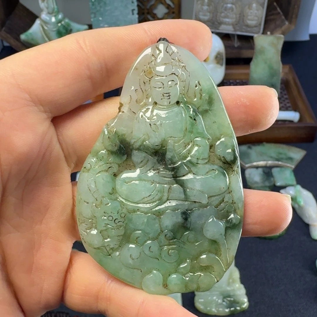 翡翠颈饰未镶嵌翡翠颈饰未镶嵌..