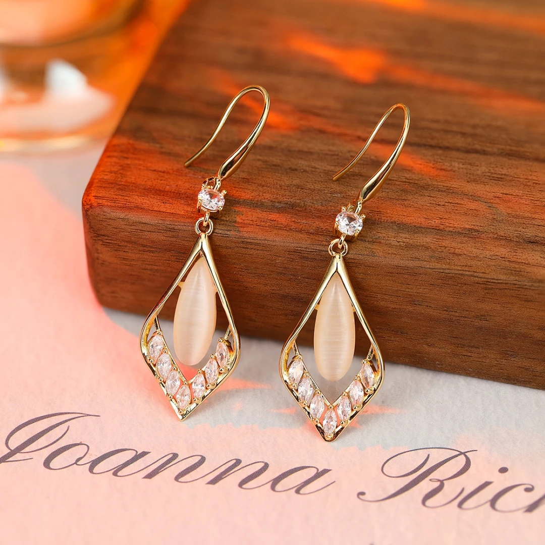 铜合金合成锆石耳饰 时尚精致气质短款百搭优雅高级感耳环H204