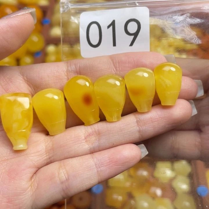 蜜蜡未镶嵌珠宝奇石满蜡俏色三通多样性发一微微瑕