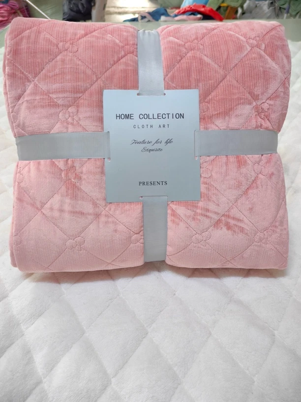 三层夹棉毛毯珩绣工艺精致宽包边