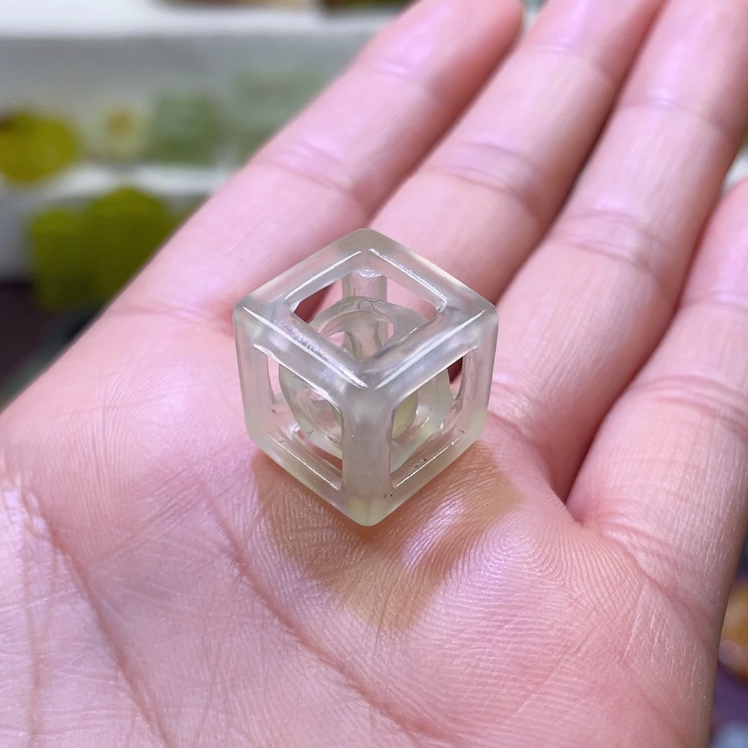 蛇纹石玉颈饰未镶嵌白*