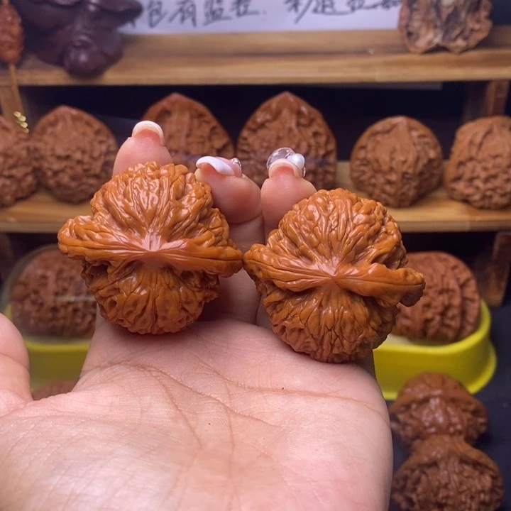 男***.吊坠桃核南疆福利