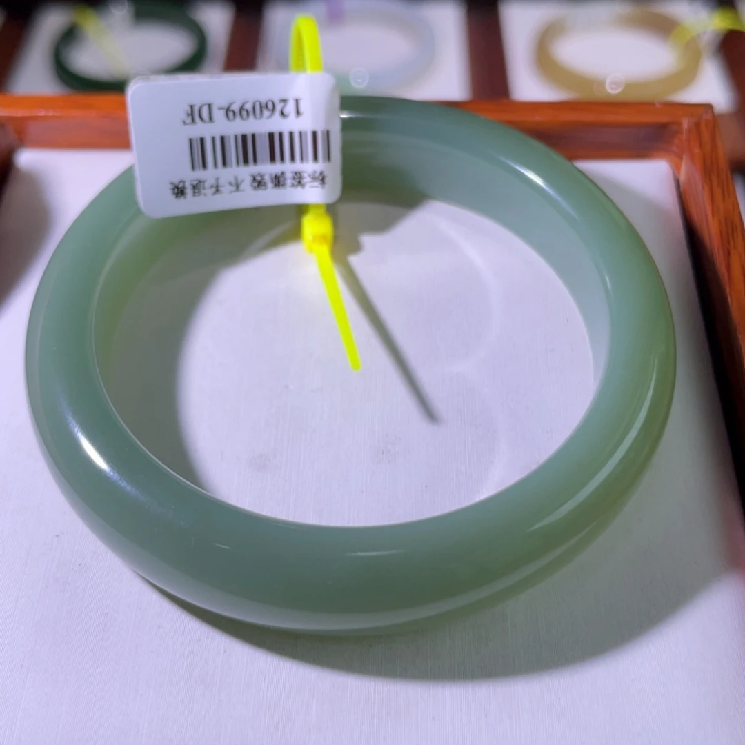 和田玉手镯未镶嵌54