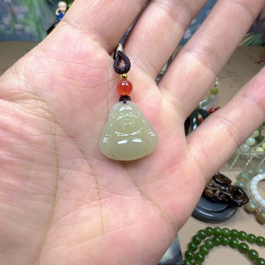 颈饰未镶嵌和田玉和田玉青海料晴水色小佛公纯净细腻过眼过灯