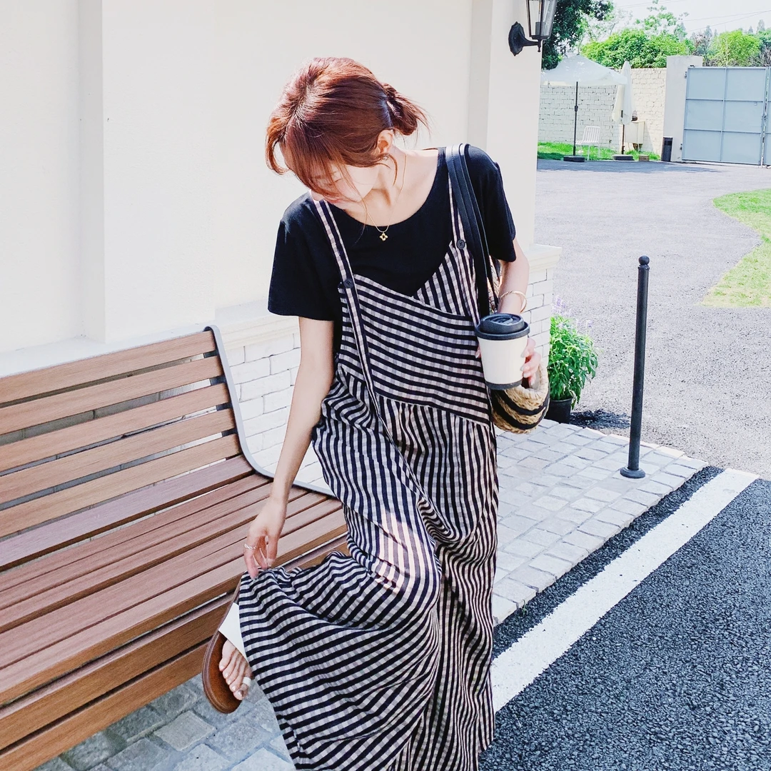 条纹背带裤套装女夏季2025新款休闲慵懒风减龄黑色T恤两件套