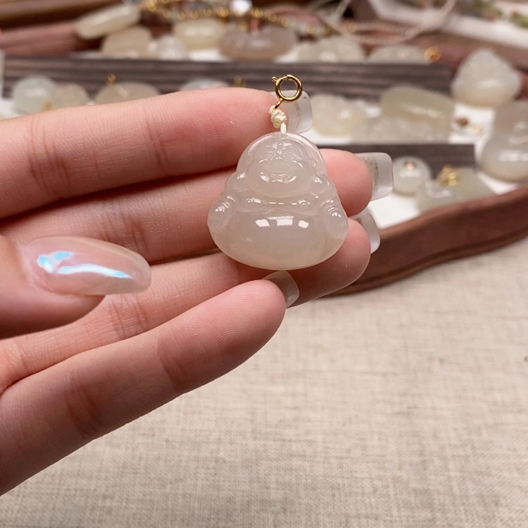 颈饰未镶嵌和田玉佛公