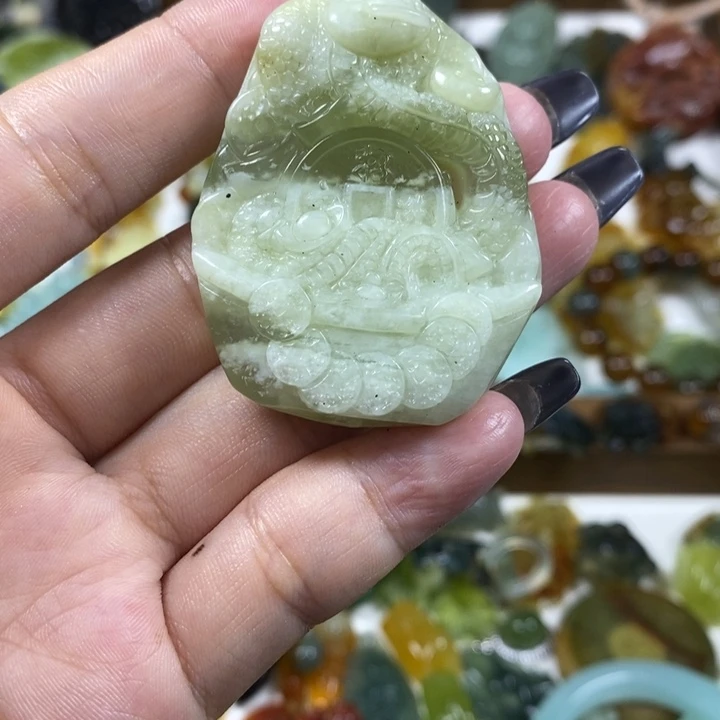 未镶嵌蛇纹石玉吊坠