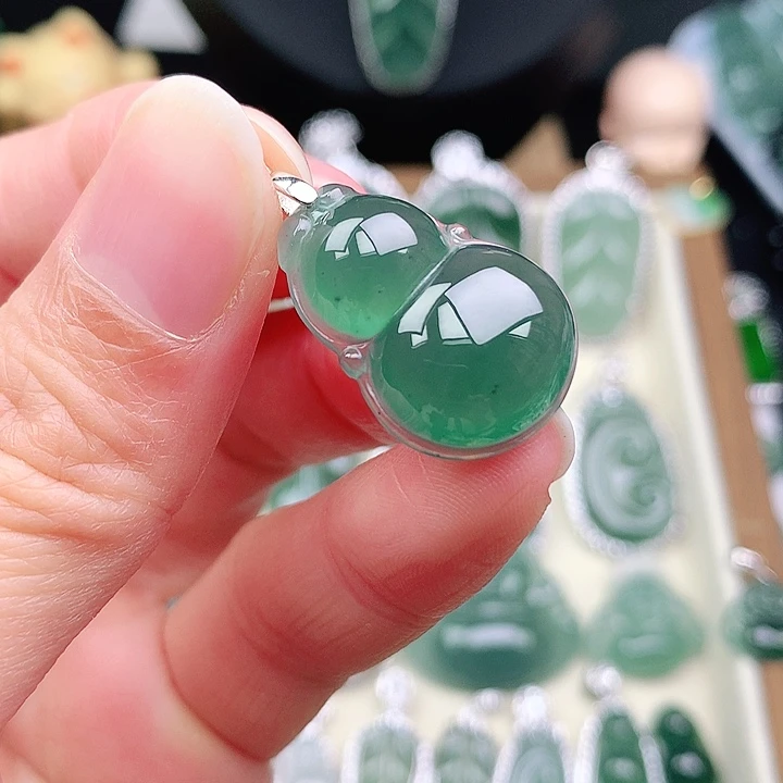 颈饰未镶嵌翡翠吊坠