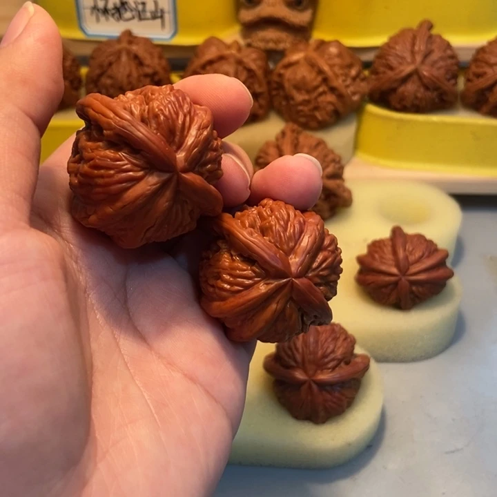 文玩核桃吊坠?**?mojlooxxyy
