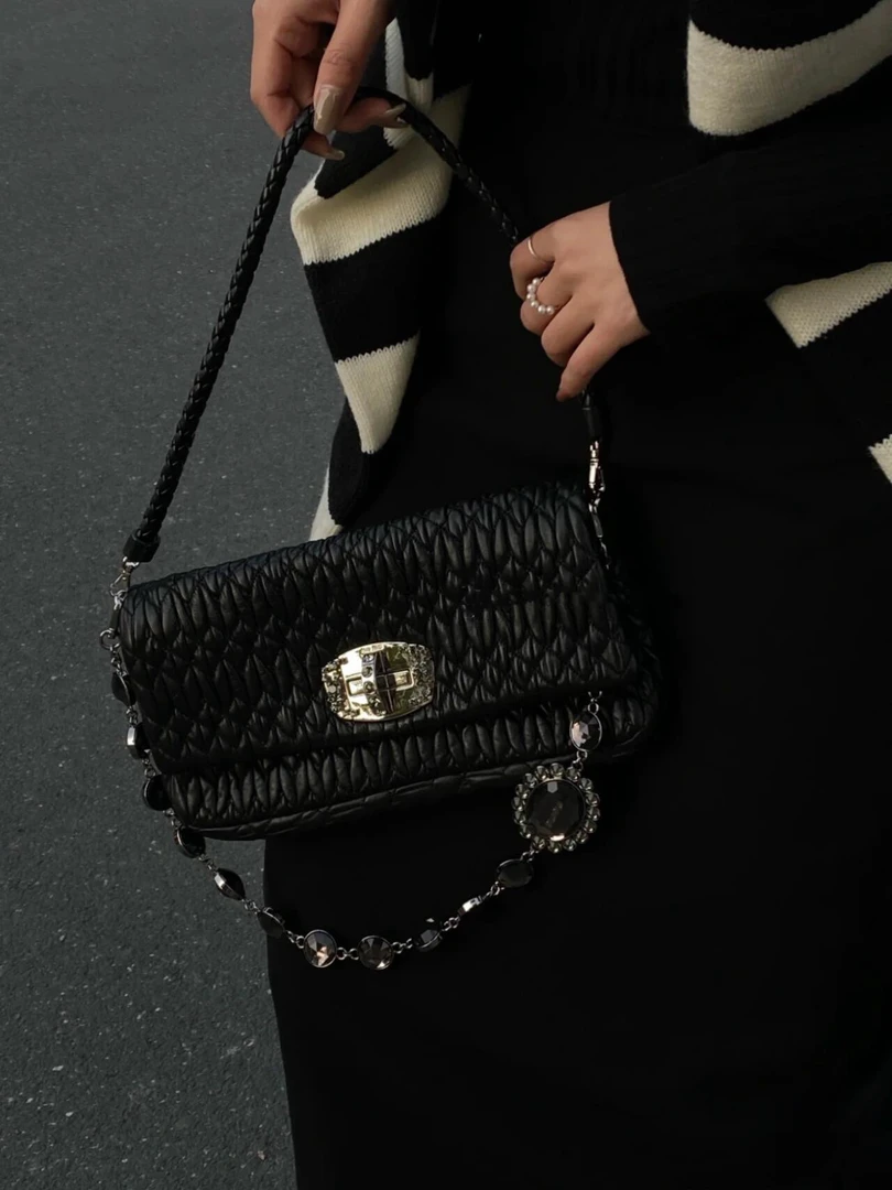 95新 MIU MIU/缪缪 (黑钻链)黑色全皮褶皱腋下法棍单肩包